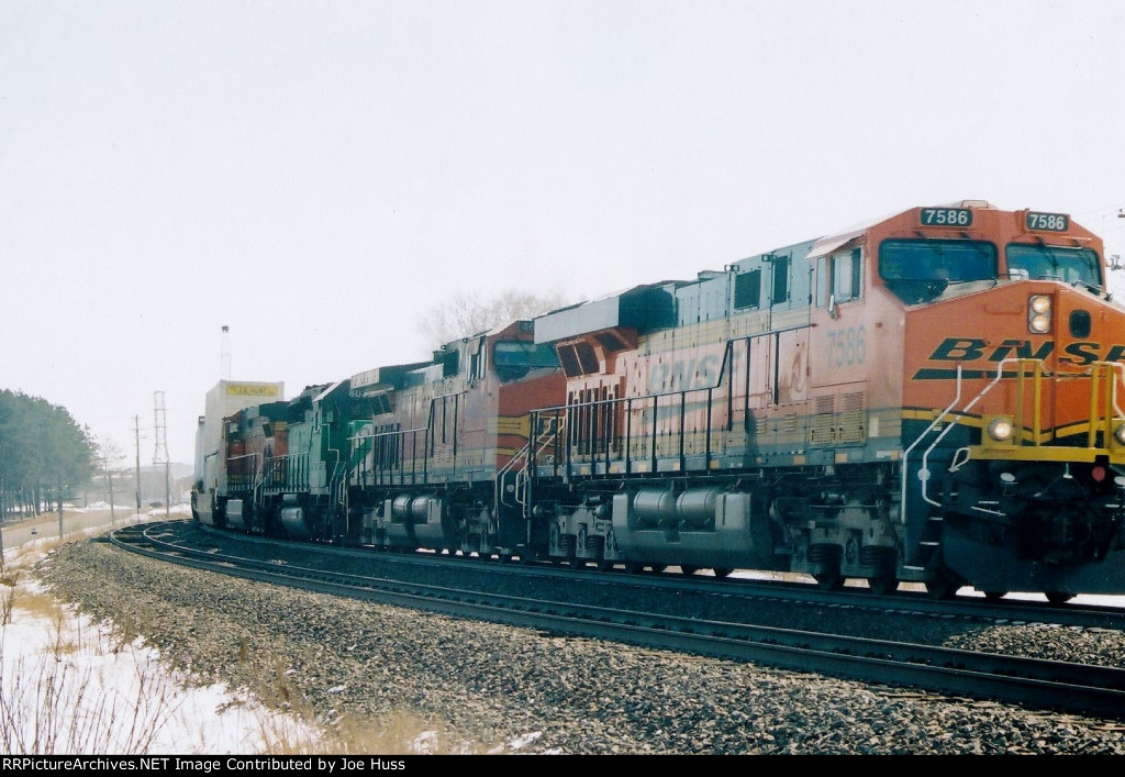 BNSF 7586 West